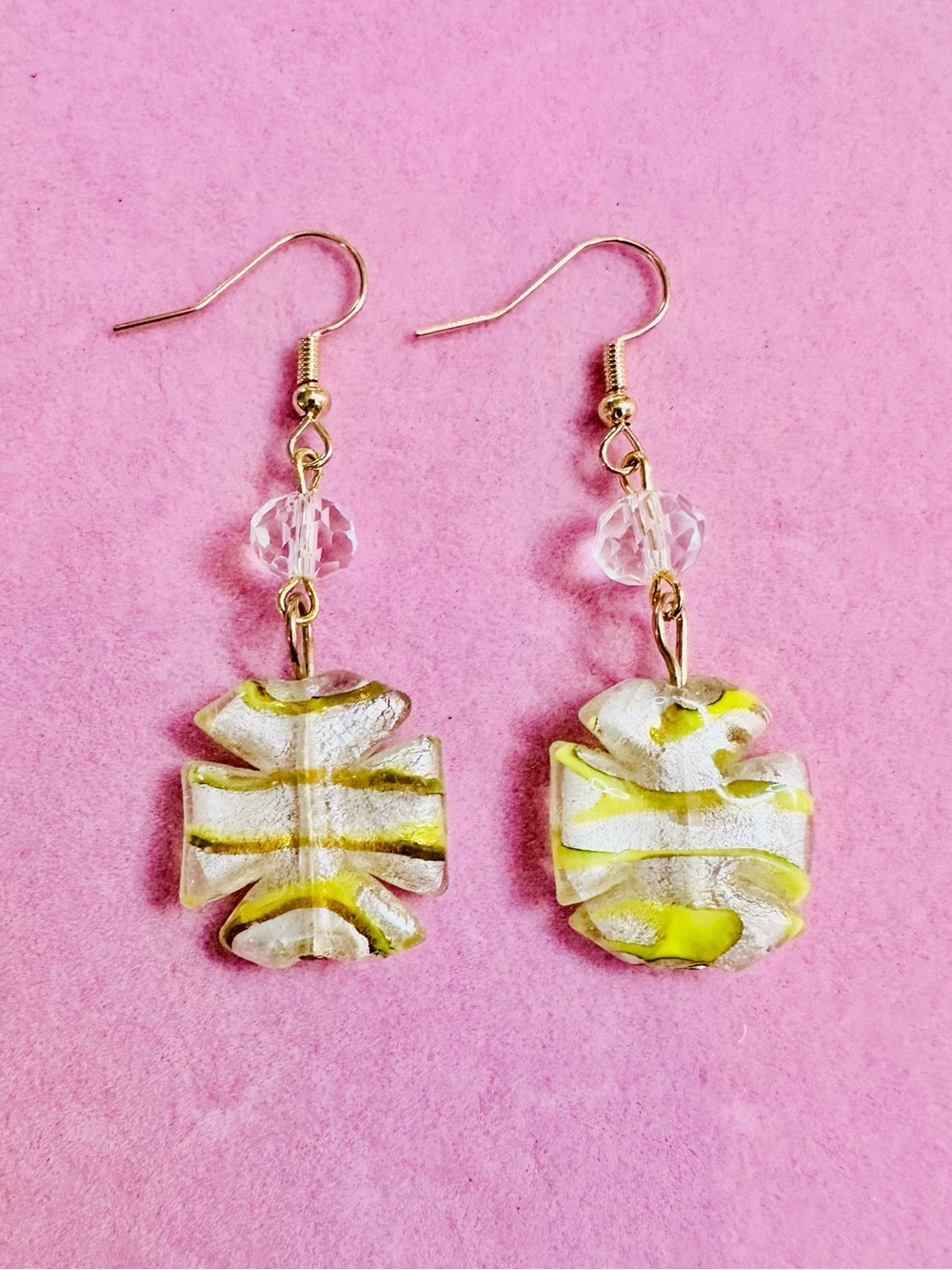 NWT Yellow Swirl Glass Dangle Earrings